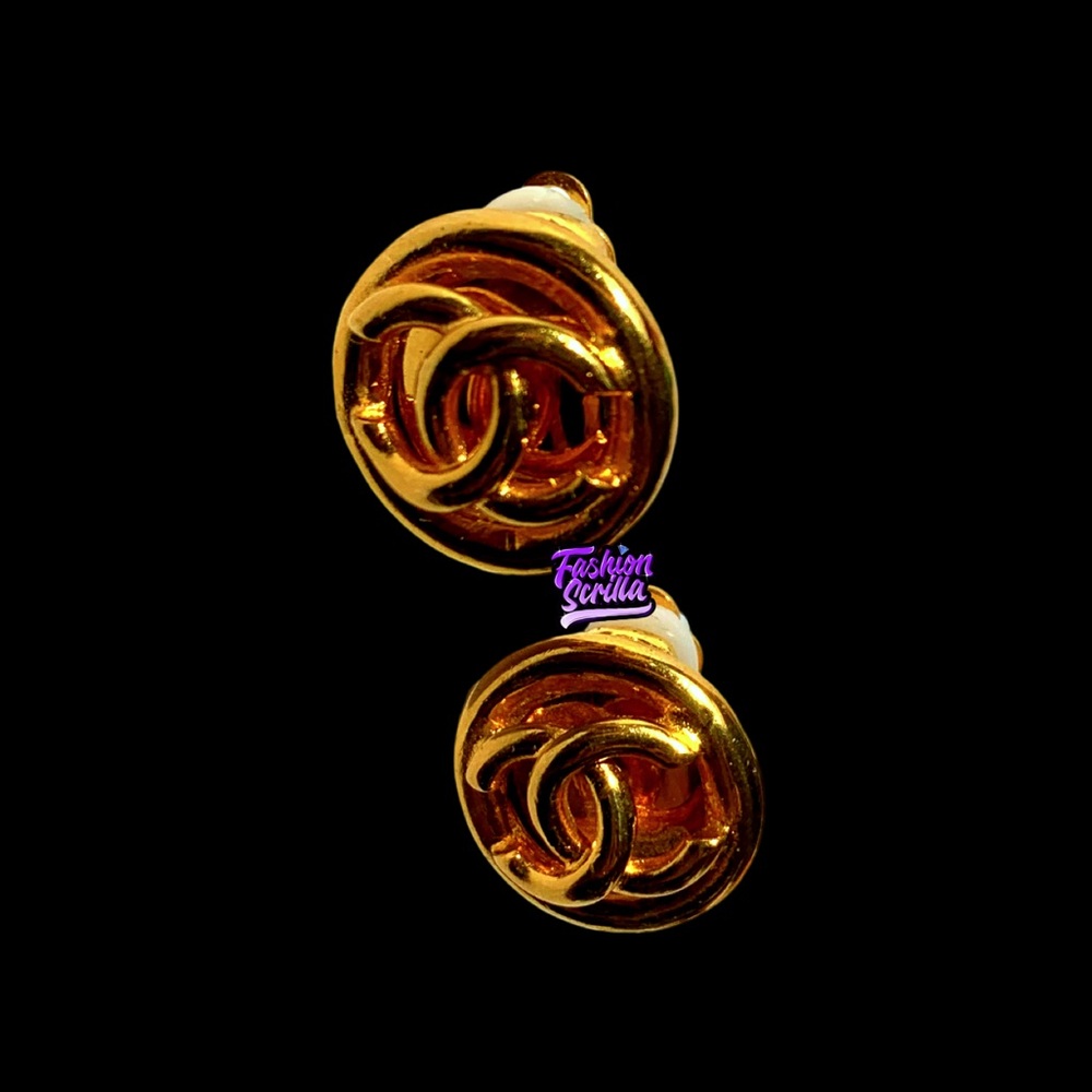 Chanel Vintage Gold Signature CC Monogram Logo Clip On Earrings - Picture 7 of 11